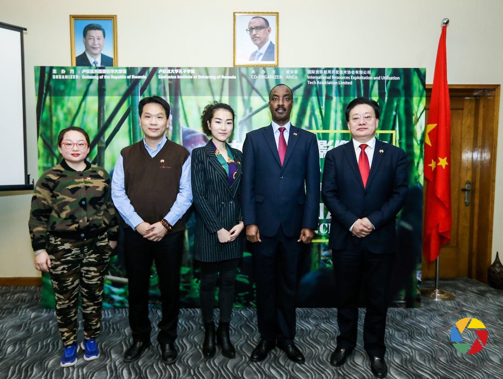 盧旺達共和國駐中國大使查爾斯&bull;卡勇加閣下（右二）與重要來賓合影