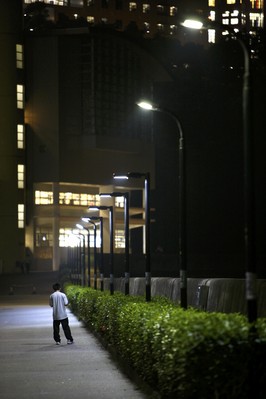 香港科技大學校園內(nèi)的LED路燈 LED -- LED lighting pilot project at Hong Kong's Science and Technology University...jre/Photo by Jiri Rezac..&copy; Jiri Rezac 2010  Copyright:&copy; Jiri Rezac 2010 