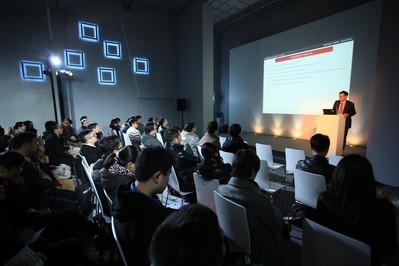 NOVOMANIA 2012于去年3月在上海世博展覽館舉行，展場總面積達25,000平方米，吸引了來自13個國家的117家參展商和13,000名專業(yè)觀眾