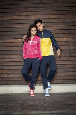 adidas Neo label 彭于晏與Angelababy在秋冬品牌大片中穿上以經(jīng)典絨面革為設(shè)計主軸的藍紅BB NEO高幫鞋，呈現(xiàn)亮眼的運動休閑風(fēng)格傾情演繹NEO秋冬新品服裝造型